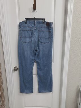 Lucky Brand Men's Relaxed Light Blue Jeans
